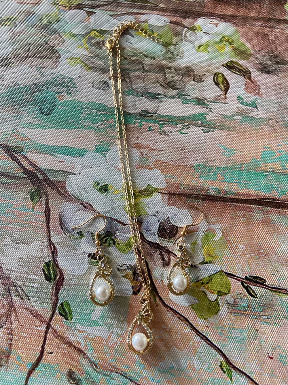 🆕 Delicate Gold Pearl Teardrop Necklace & Earring Set